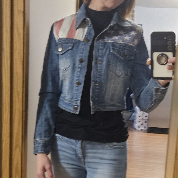 * 3 for $10 * BDG Cropped denim jacket - Picture 9 of 9